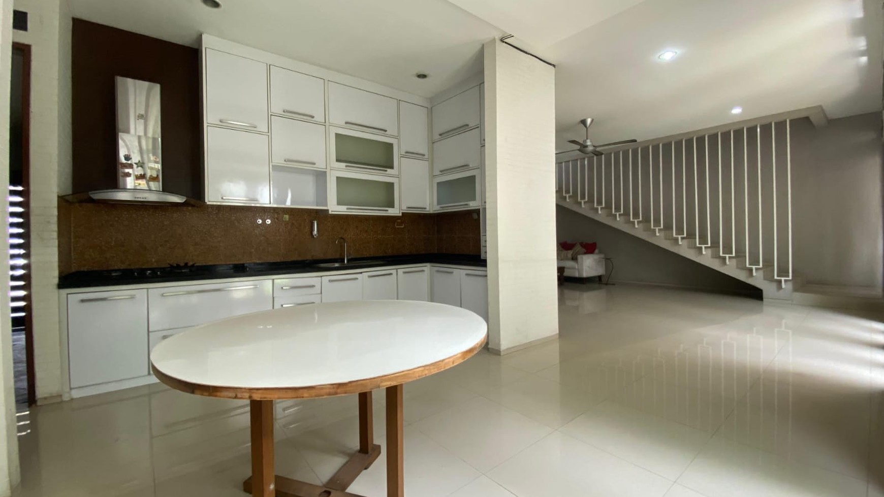 Rumah Hitung Tanah Area Cipete