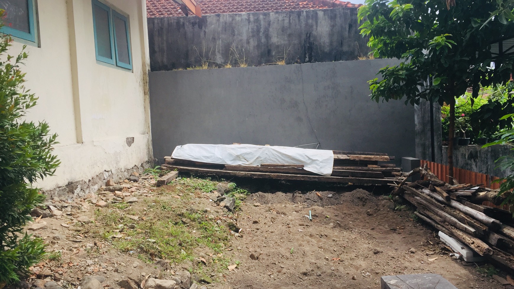 RUMAH KLASIK DI TENGAH KAWASAN WISATA, DEKAT KRATON YOGYAKARTA.