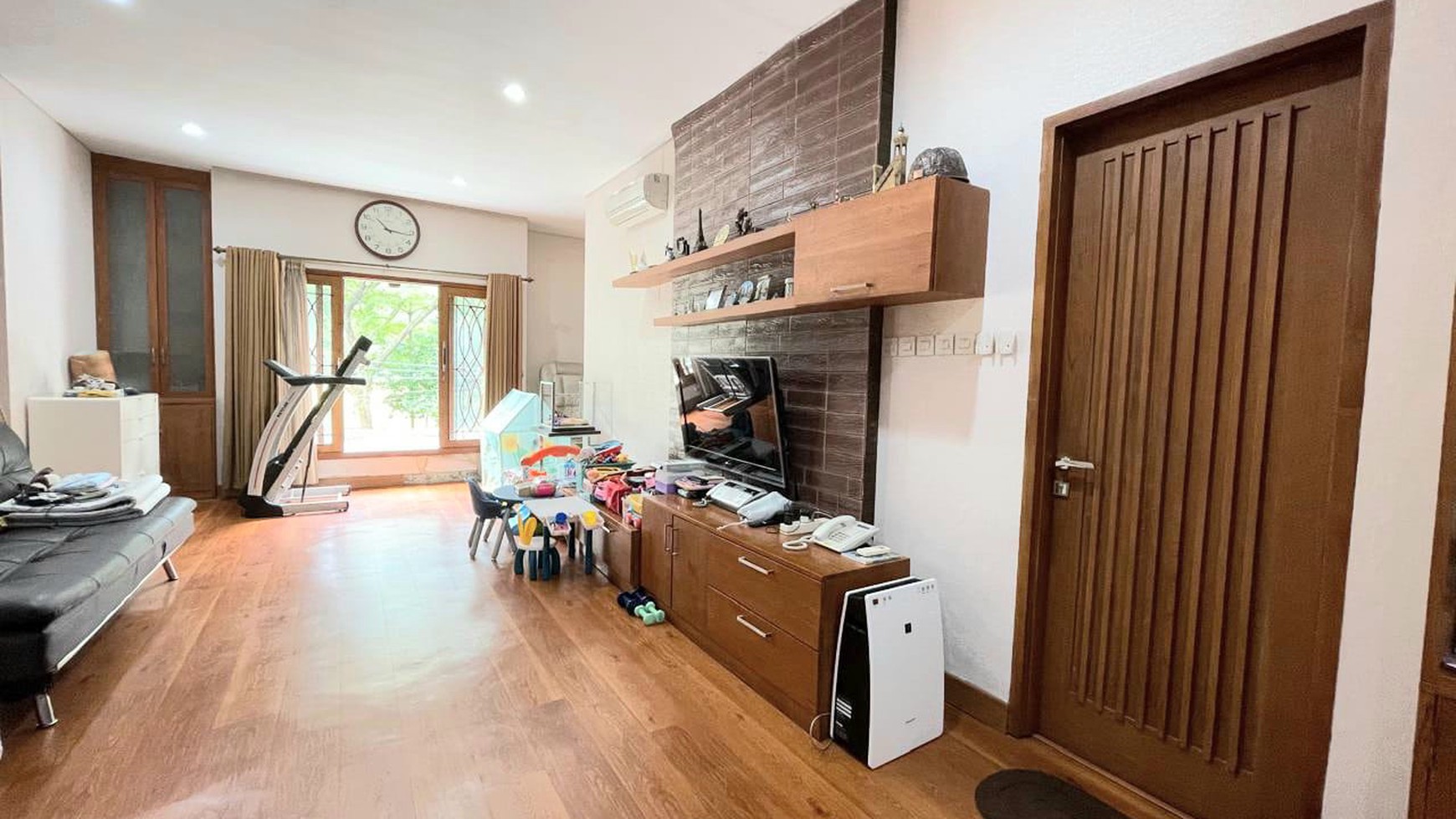 Rumah Bagus Lokasi Strategis di Bintaro Jaya Sektor 7