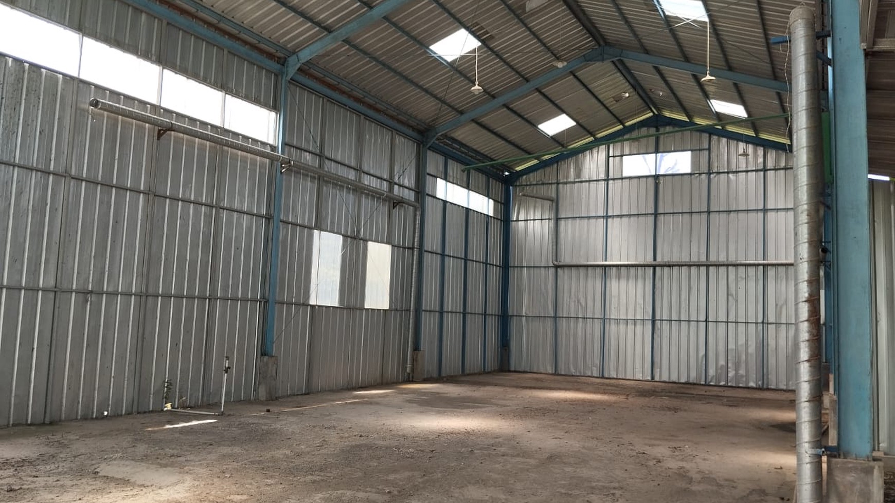 Gudang Murah Dengan Luas Tanah 1100 M2 Di Kelapanunggal, Gunung Putri, Bogor