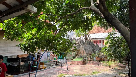 Rumah tenang  nyaman  buat  bangun kost di Ragunan Jakarta selatan