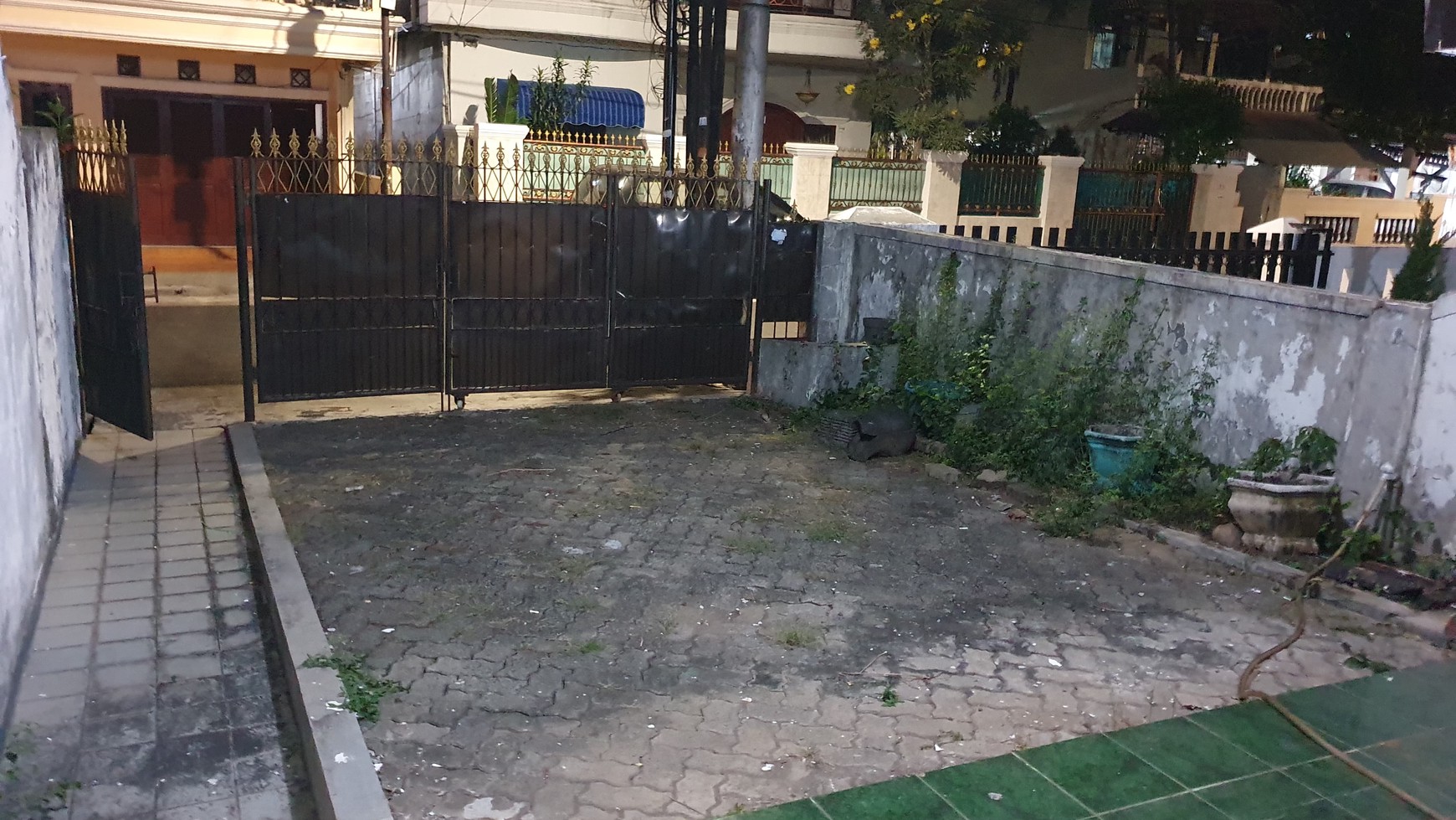 Dijual Rumah Lokasi Strategis di Kebon Baru , Tebet Jakarta Selatan