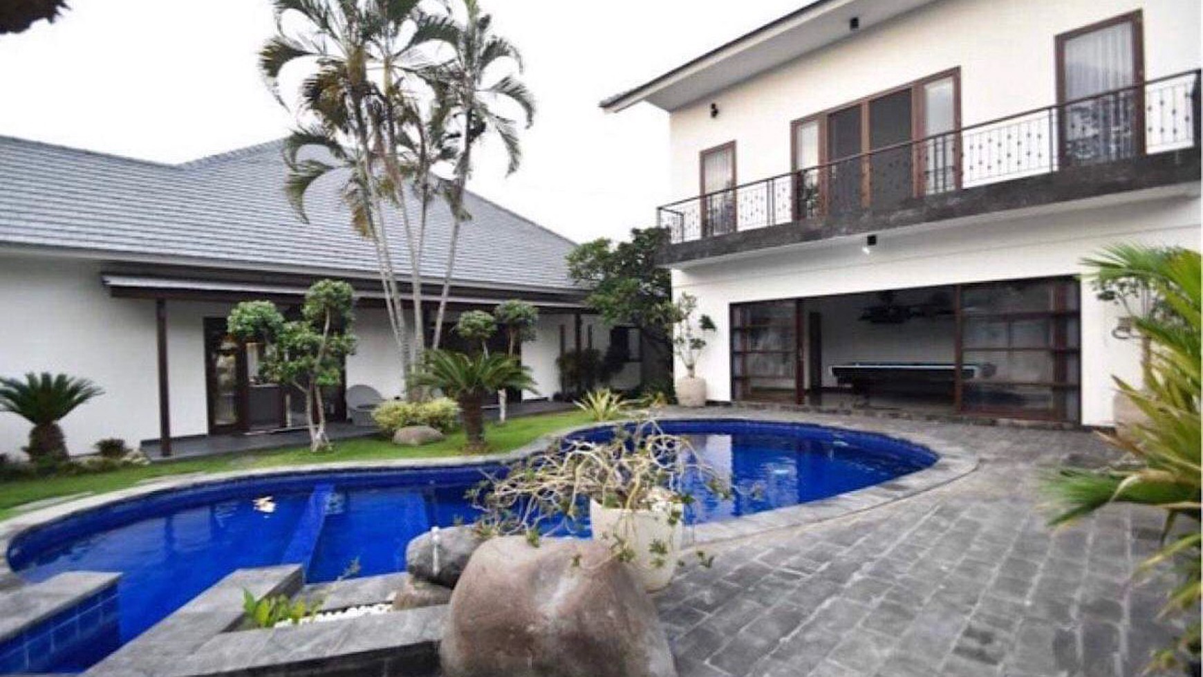 Freehold - Luxurious Freehold 3-Bedroom Villa with Expansive Garden in Prestigious Canggu Location