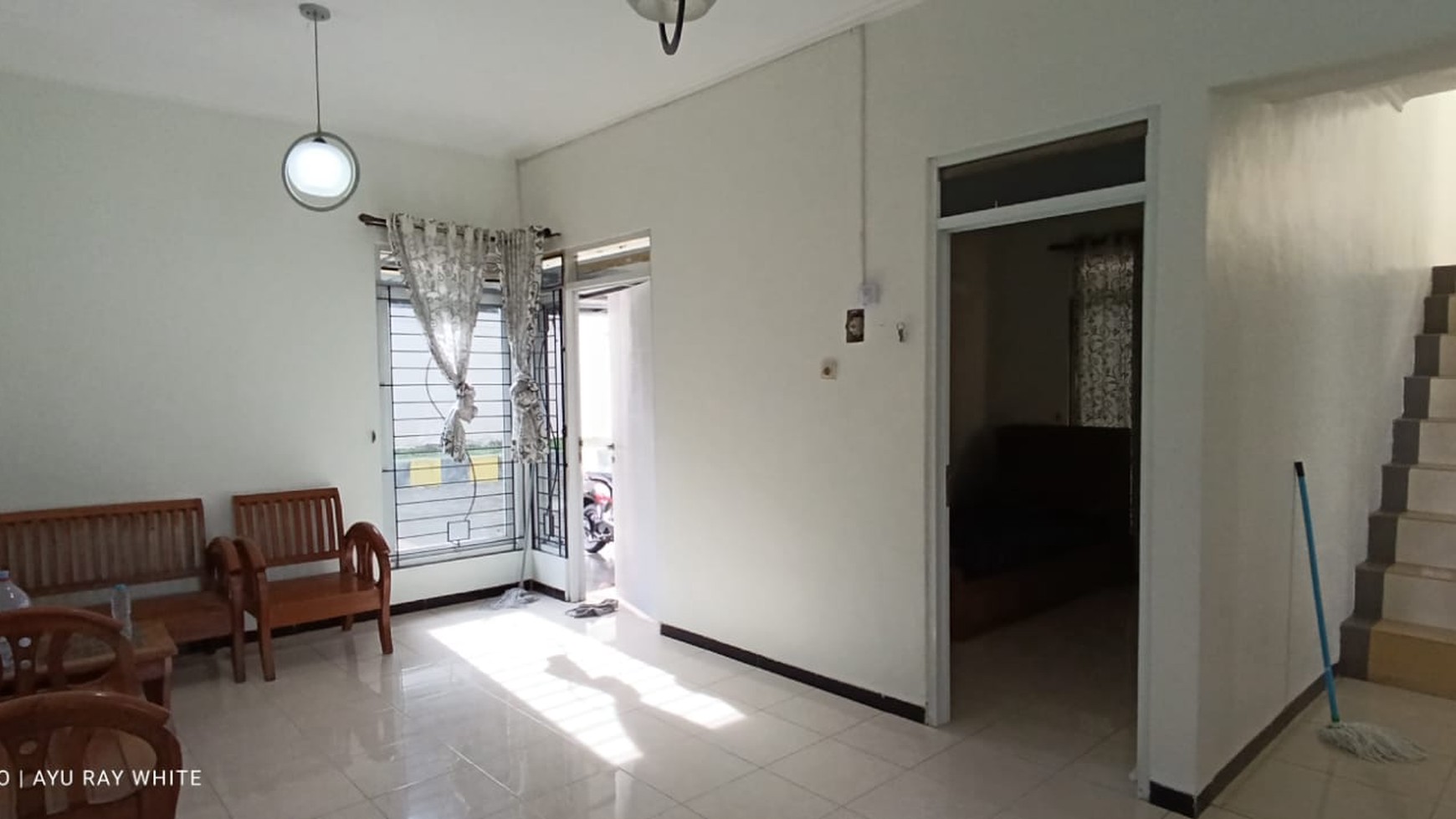 Sewa Rumah Asri Siap Huni Semi Furnished di Jalan Pesantren - Cimahi