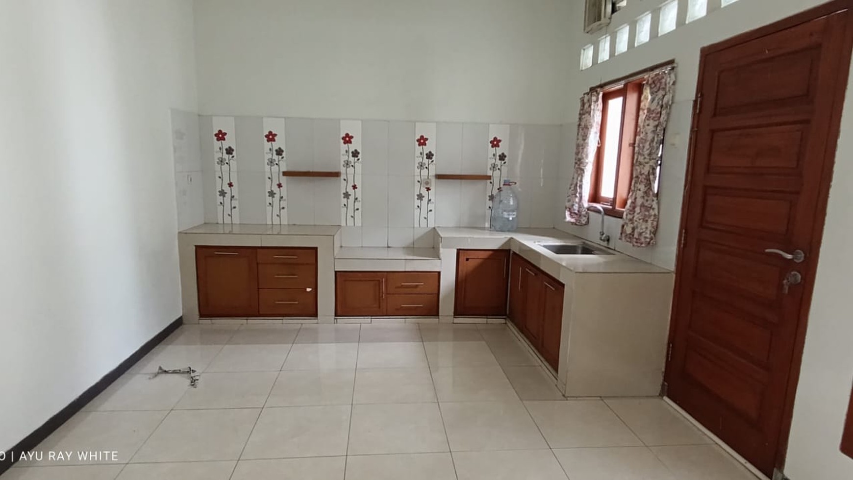 Sewa Rumah Asri Siap Huni Semi Furnished di Jalan Pesantren - Cimahi
