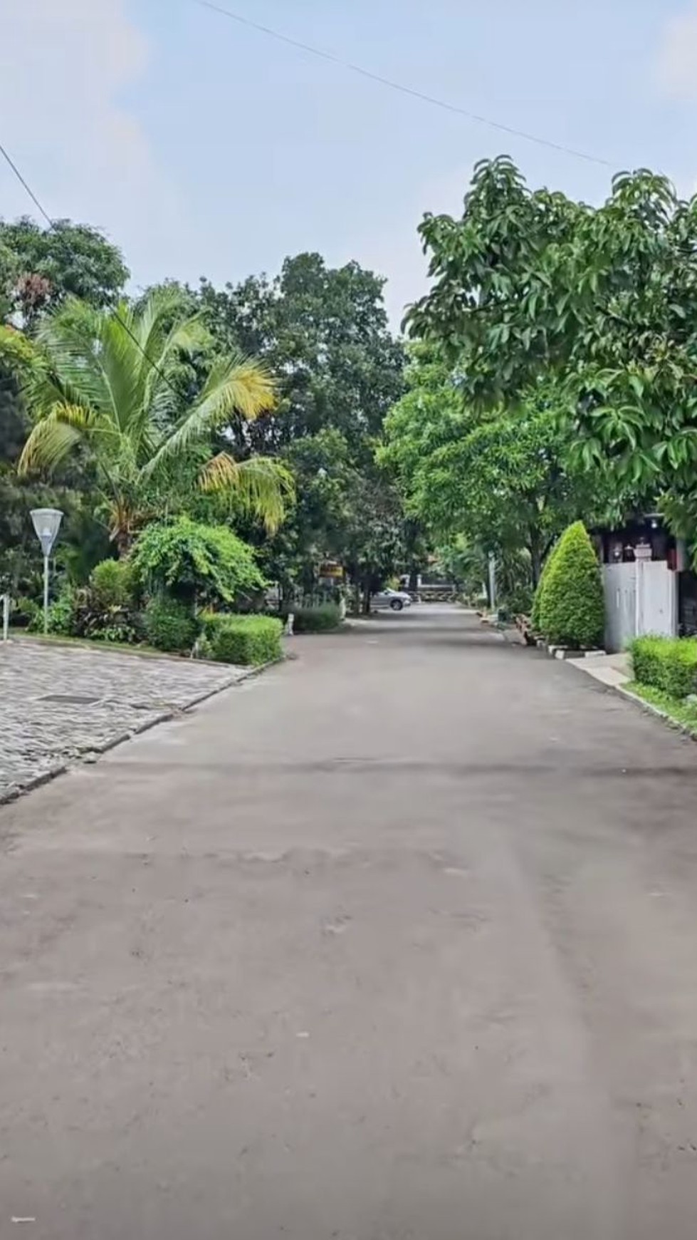 Rumah Baru,dalam ruangan luas,ada pool di Bintaro Jaya 3