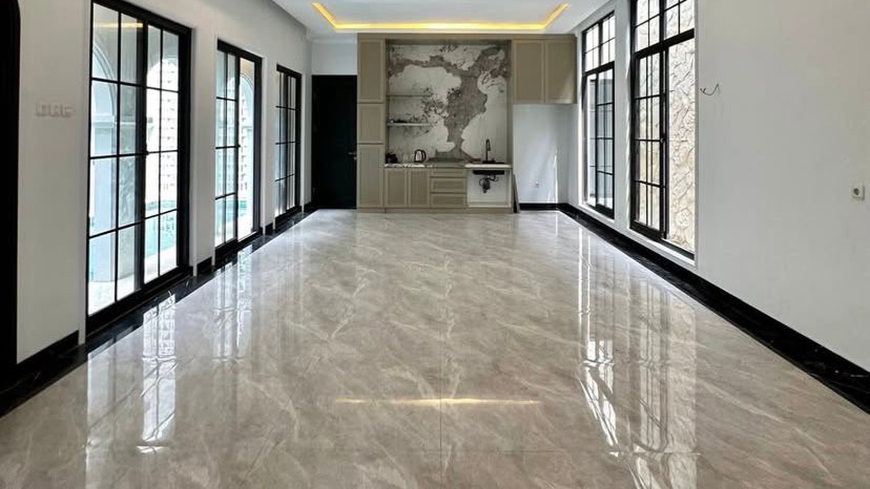 Rumah Baru,dalam ruangan luas,ada pool di Bintaro Jaya 3