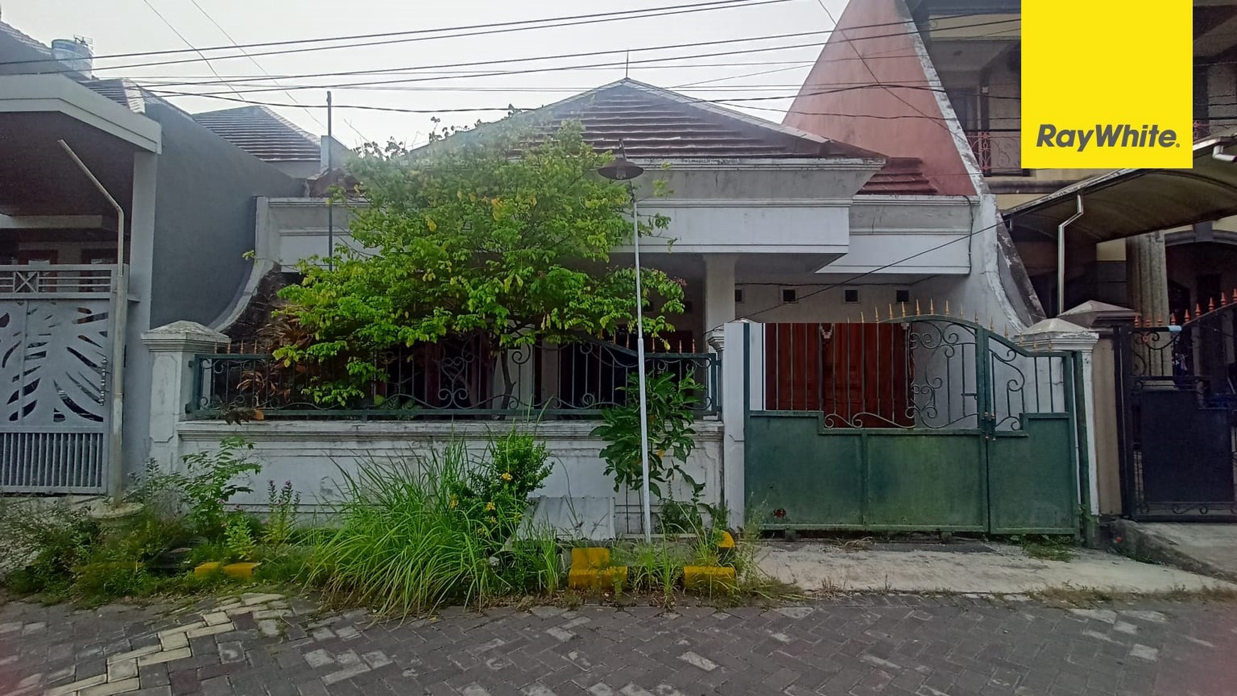 Dijual Rumah SHM di Jalan Sutorejo Selatan Surabaya