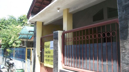 Rumah di Margorejo Gang, Surabaya Selatan, Dekat Maspion Square Margorejo