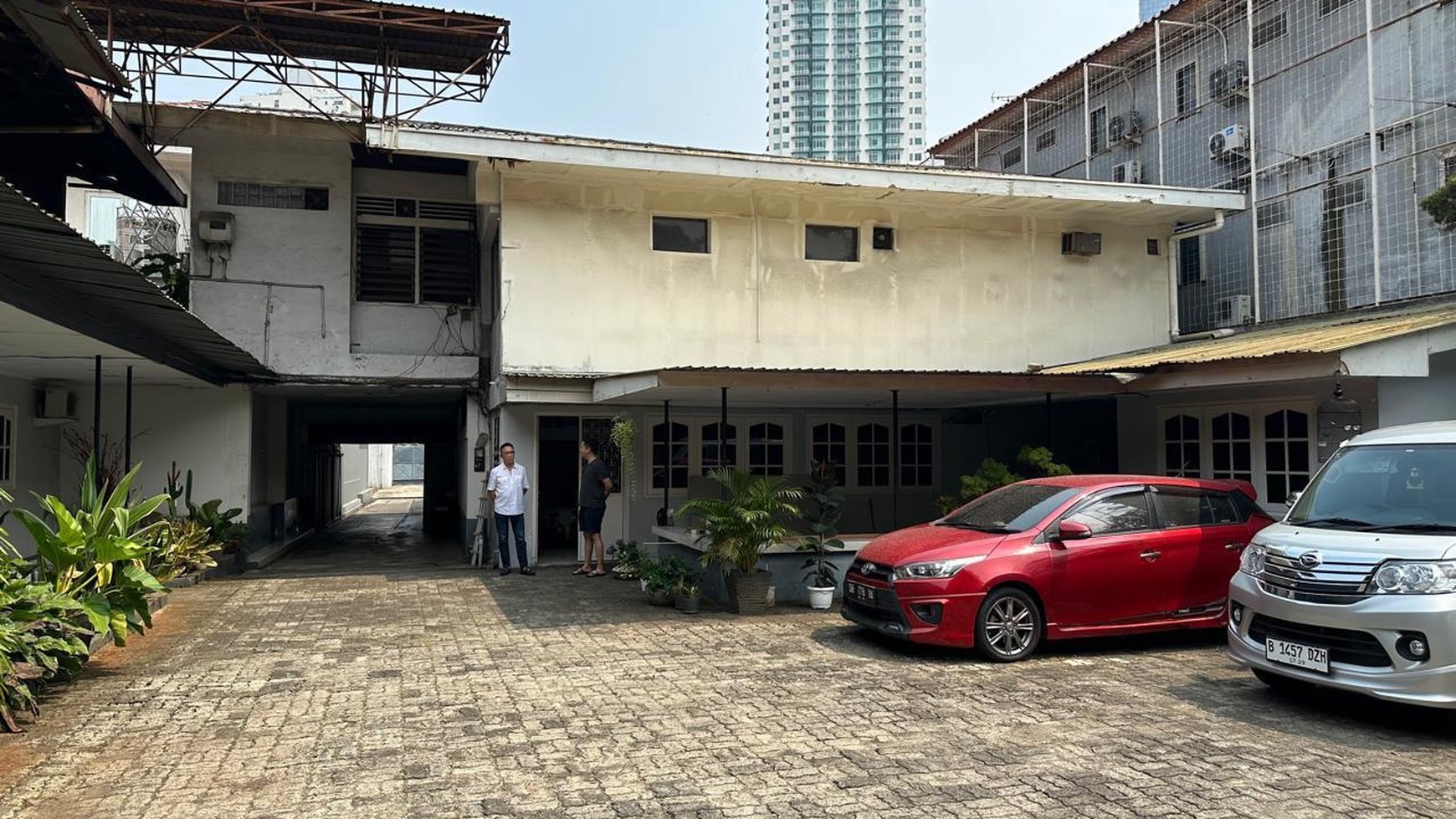 Dijual Rumah Tua Hitung Tanah daerah strategis