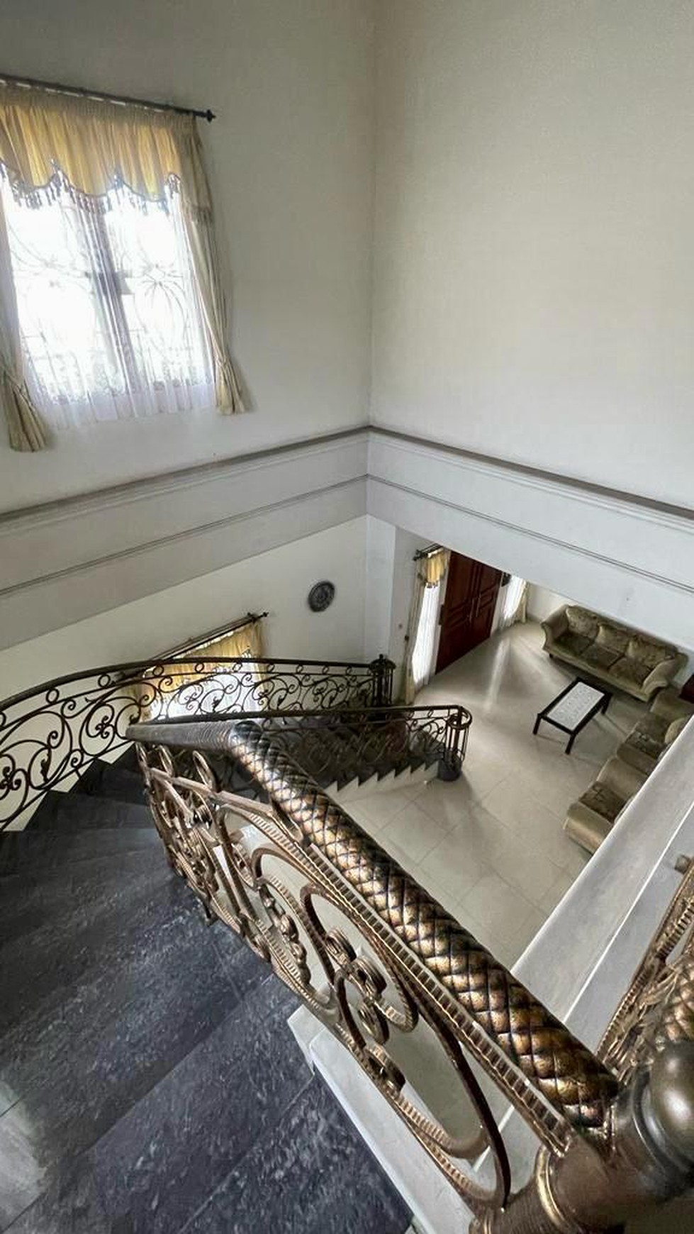 Rumah bagus dan siap huni di Perum Citra Kalideres Jakarta Barat