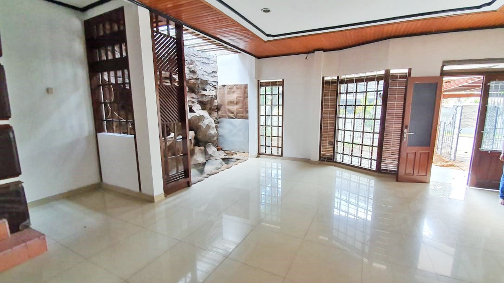 Rumah 2 lantai siap huni di Perum Citra Garden Kalideres 