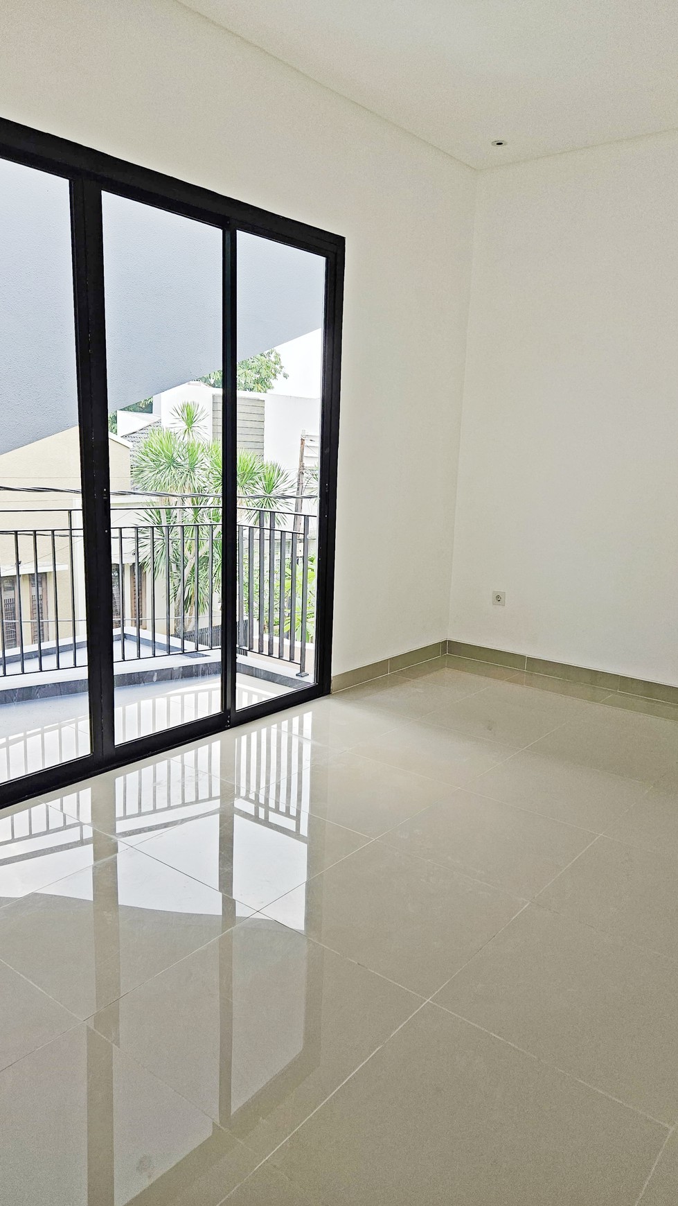Rumah baru di dalam cluster di Bintaro Jaya Sektor 9