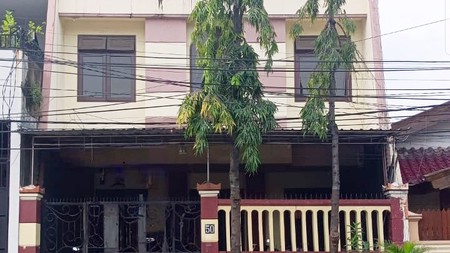 Rumah di Ngagel Jaya Tengah Surabaya Timur, 3 Lantai, Cocok untuk usaha Kos-kosan 19 Kamar+AC