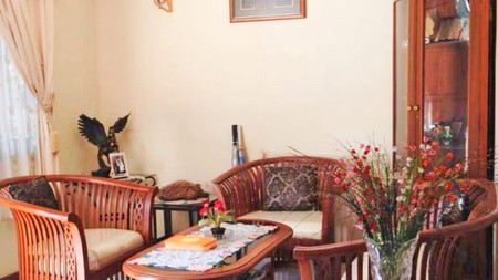 Rumah Luas di Mertilang Bintaro Sektor 9
