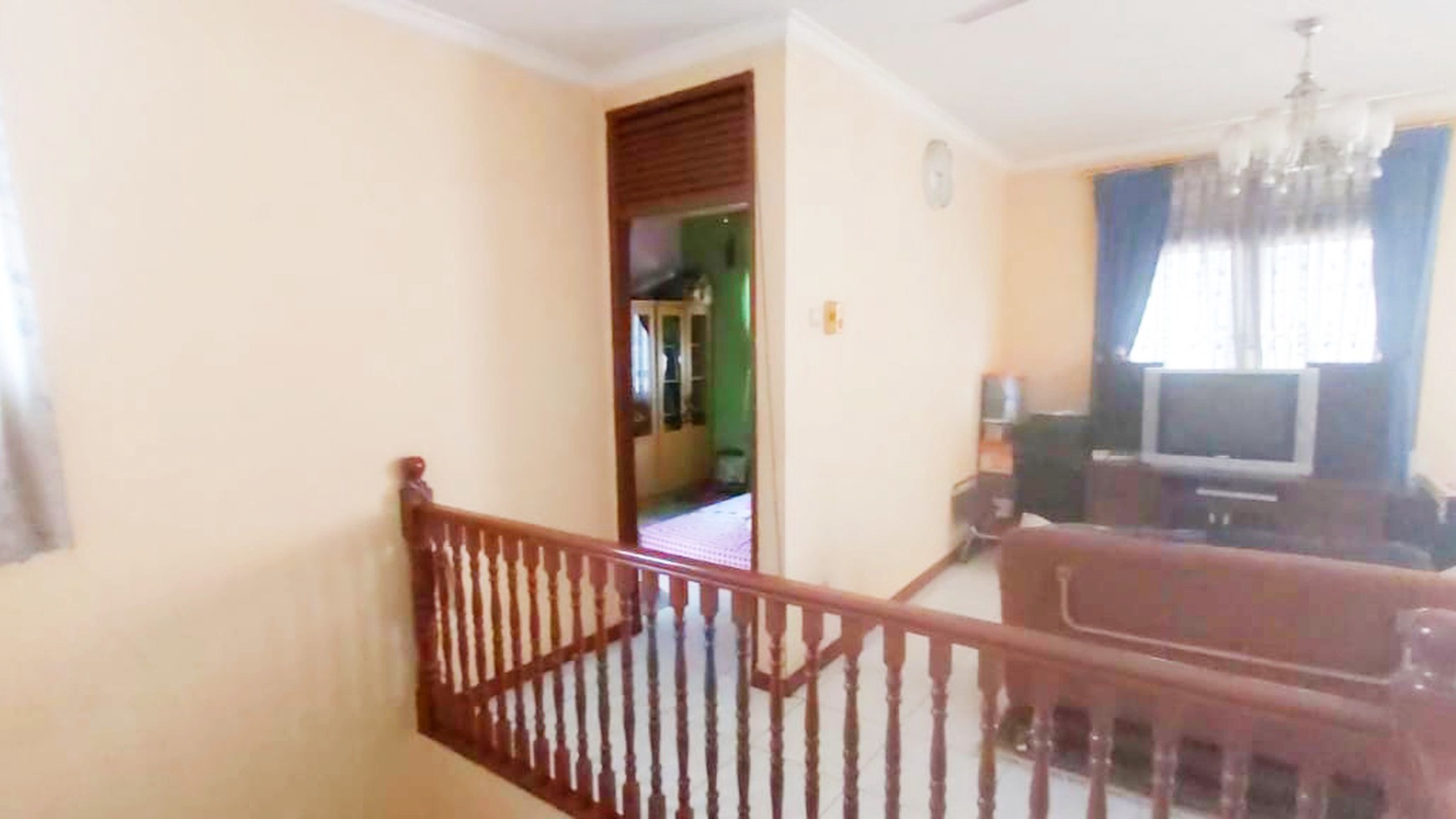 Rumah Luas di Mertilang Bintaro Sektor 9