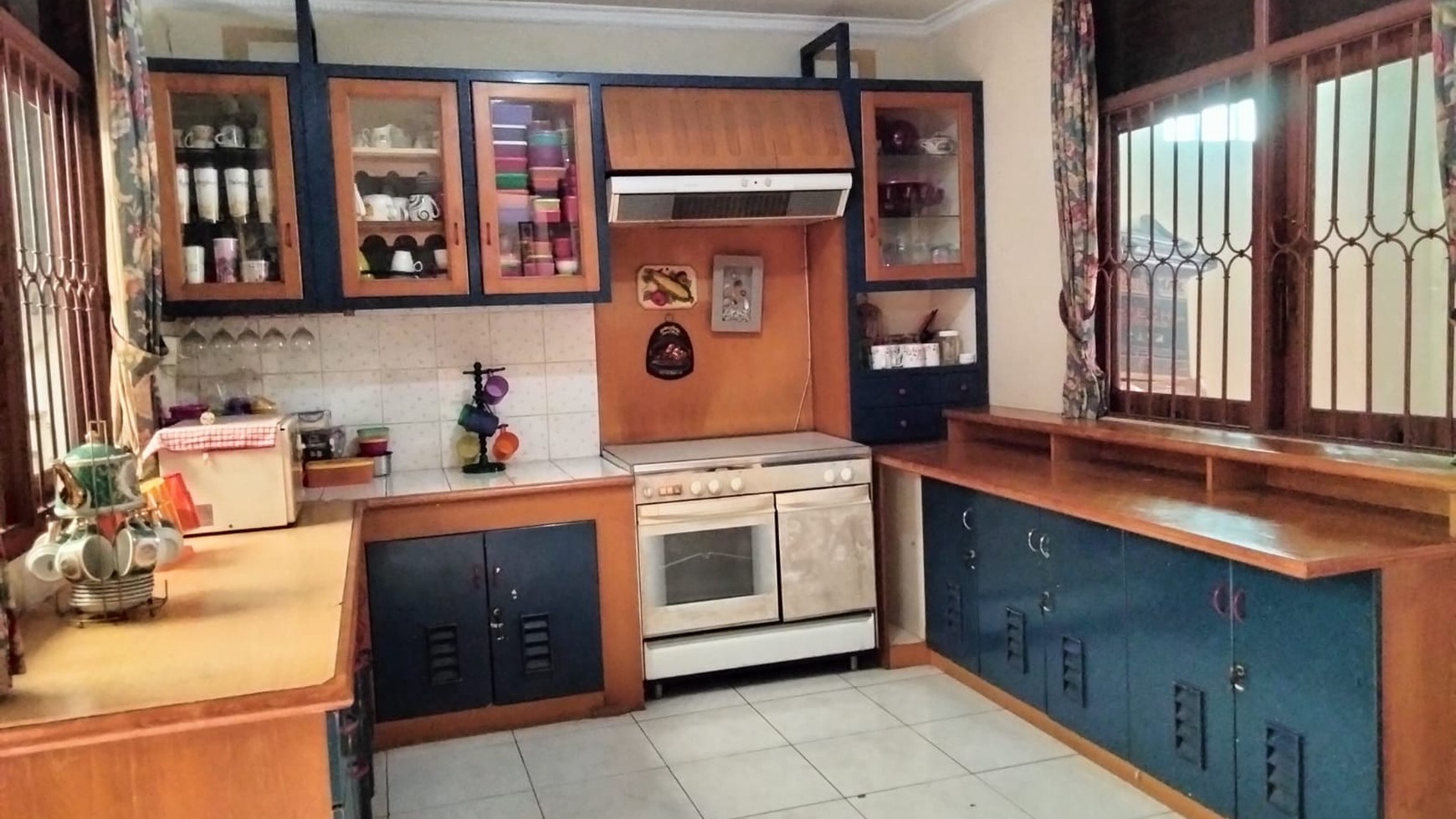 Rumah Luas di Mertilang Bintaro Sektor 9