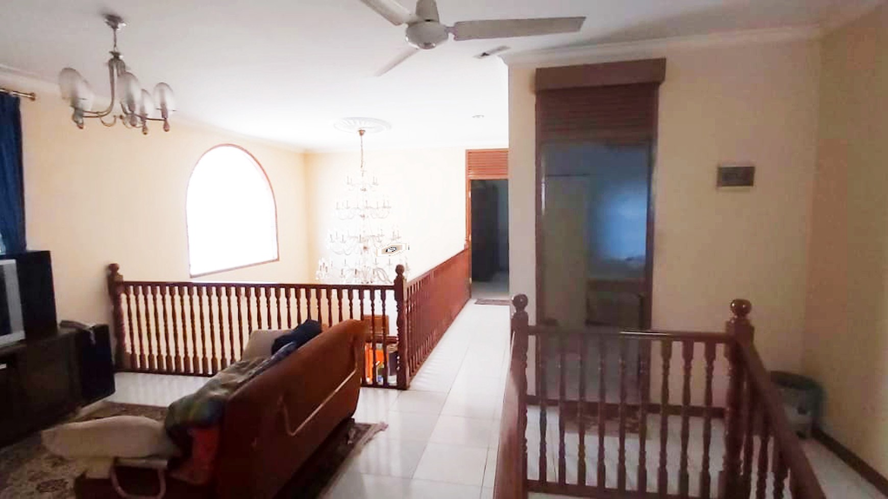 Rumah Luas di Mertilang Bintaro Sektor 9