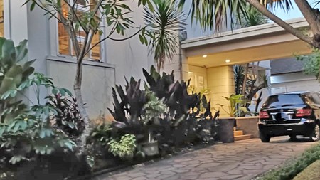 Rumah Mewah ada Pool di River Park Bintaro Sektor 8