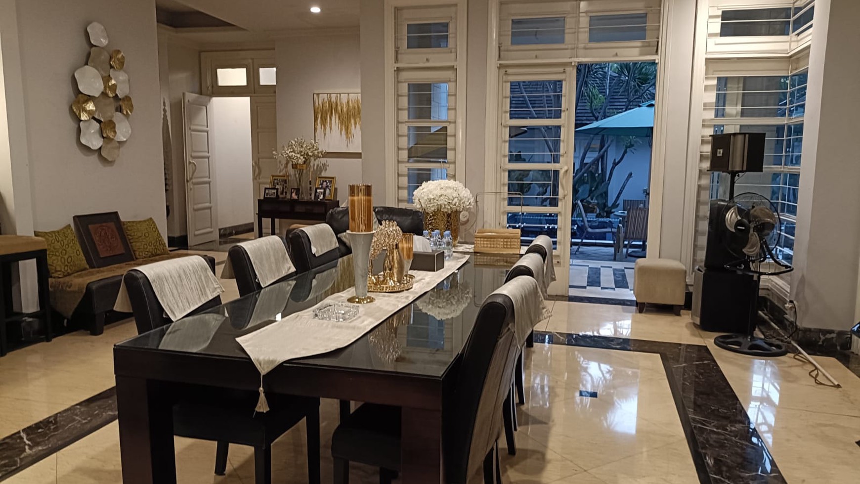 Rumah Mewah ada Pool di River Park Bintaro Sektor 8