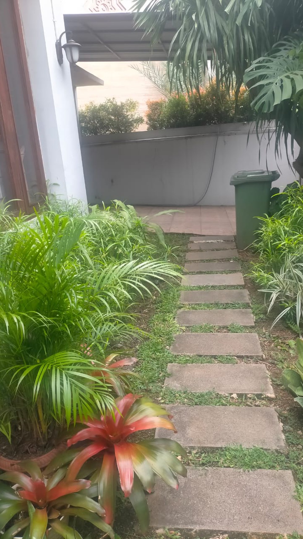 Rumah Hook di Bintaro Sektor 6