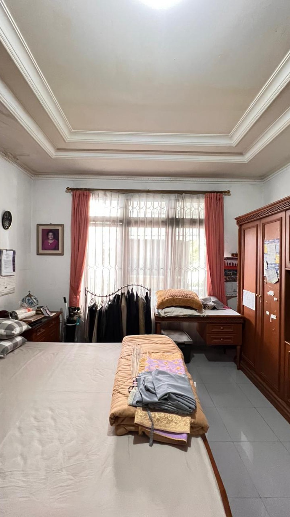 Rumah Siap Huni dengan Ceiling Tinggi dan Hunian Nyaman @Bintaro