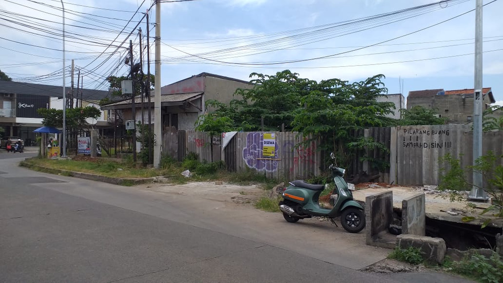 Disewakan tanah cocok untuk tempat usaha lokasi sangat strategis di Cinere, Depok