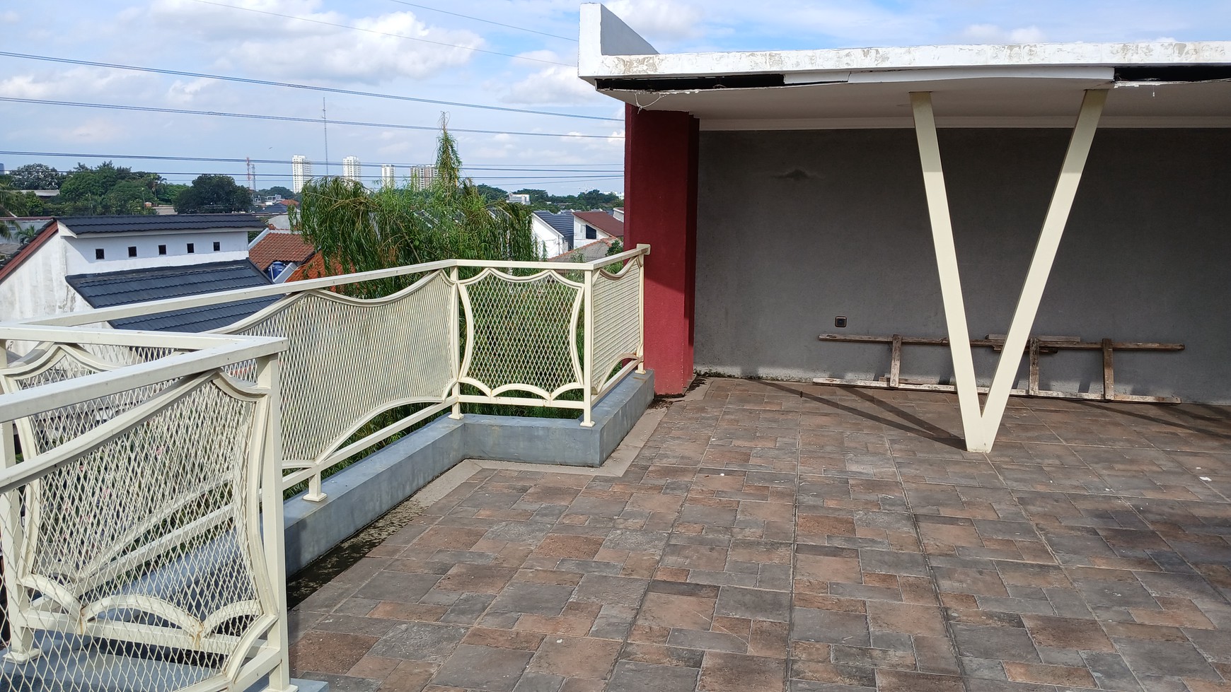 Rumah Hitung Tanah Area Cipete