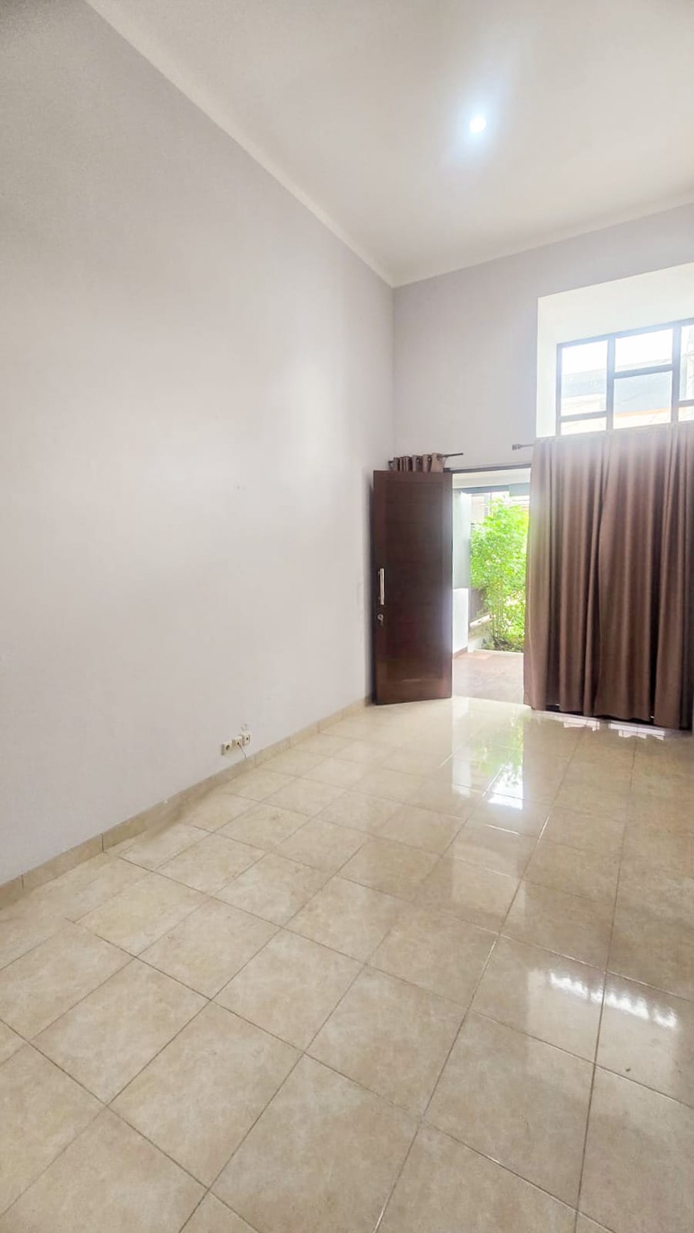 Rumah di Gracia Residence, Siap Huni dengan harga murah di Sektor 9