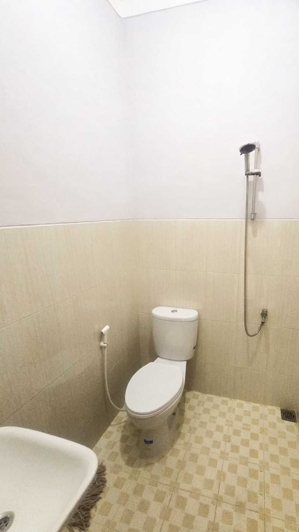 Rumah di Gracia Residence, Siap Huni dengan harga murah di Sektor 9