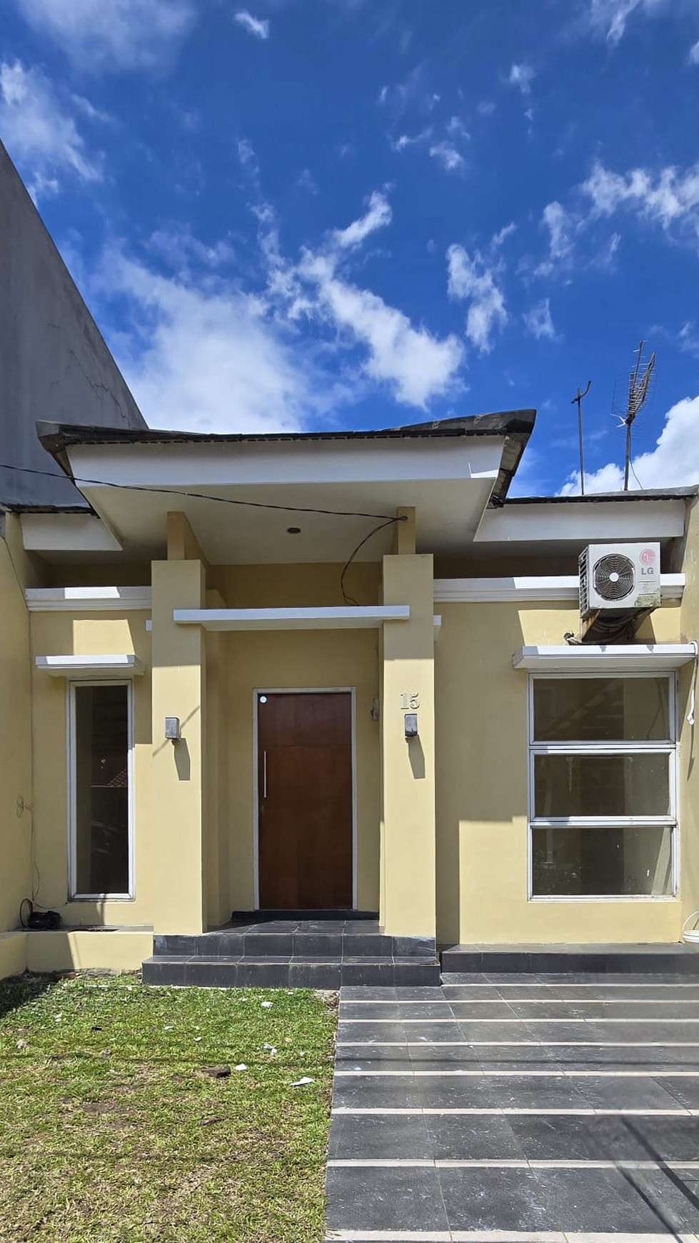 Dijual rumah di Taman Ubud Cempaka Barat Lippo Karawaci