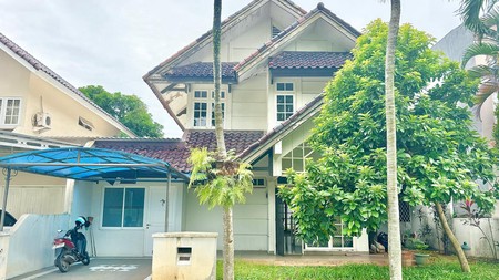 Dijual Rumah Asri Strategis LT/LB 300/160 m2 di Taman Bromo, Lippo Karawaci.