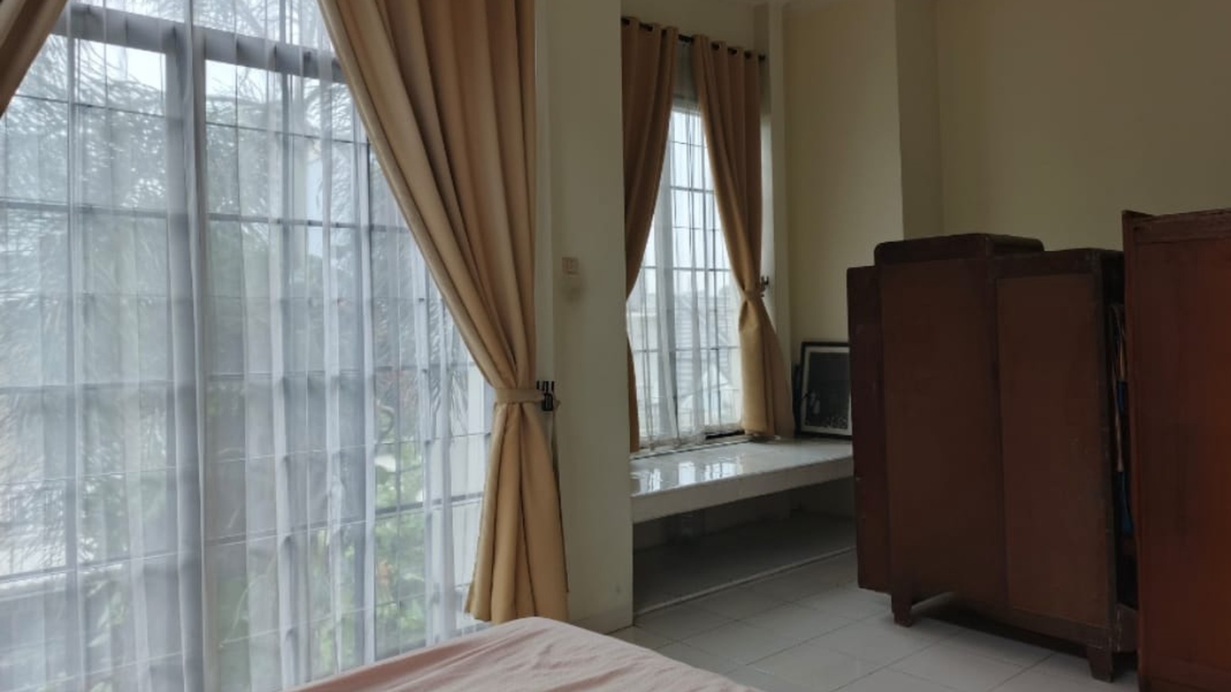 Rumah Bagus Di Serpong Park Cluster Emerald Tangerang Selatan