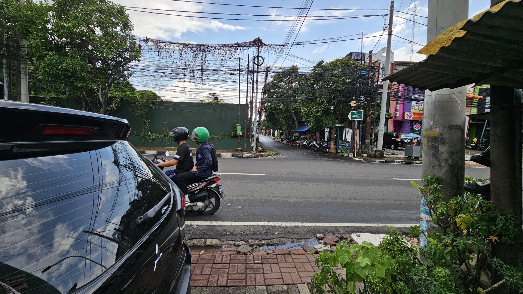 Ruang Usaha Lokasi Strategis Pinggir Jalan Raya di Pancoran 