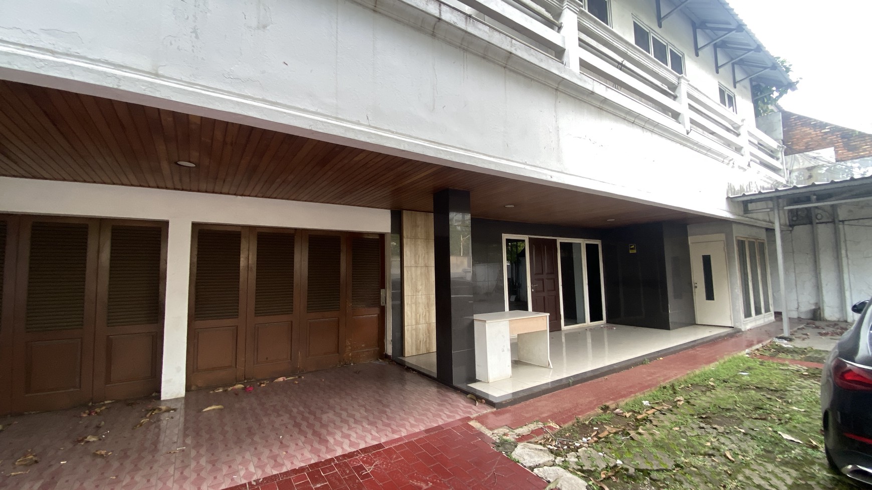 RUMAH DI LOKASI KOMERSIL, COCOK UNTUK USAHA KLINIK ATAU KANTOR, KEBAYORAN BARU AREA