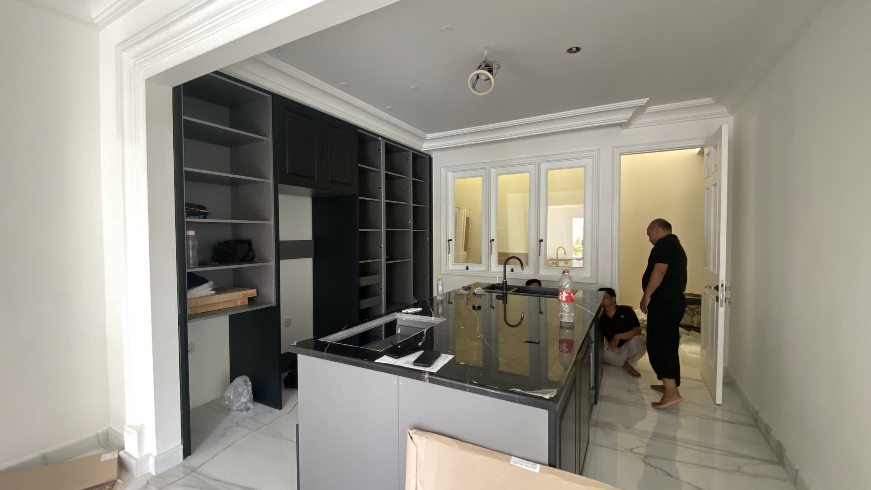 RUMAH LUXURY BANGUNAN BARU DI KAWASAN KEBAYORAN BARU, JAKARTA SELATAN