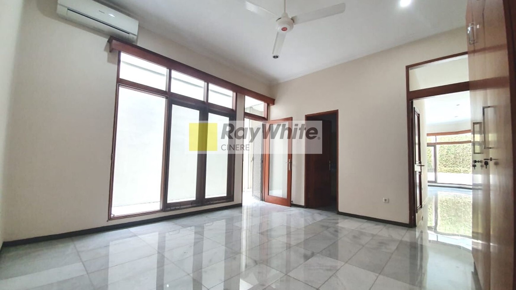 Rumah dalam town house di Cipete