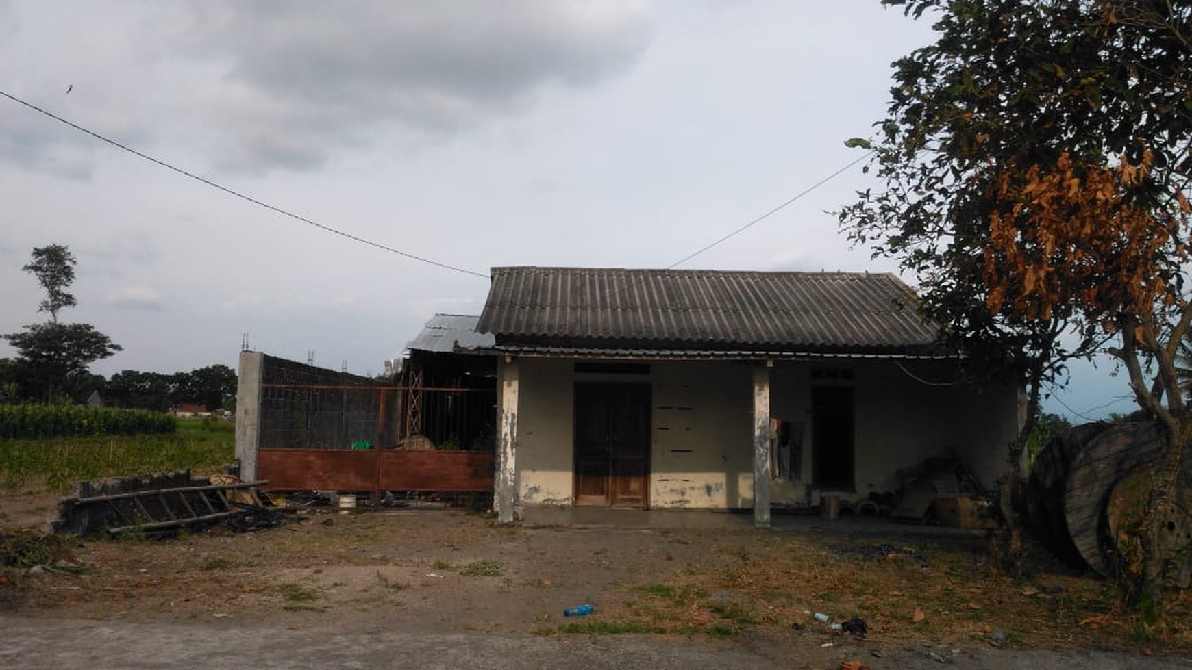 TANAH SAWAH DIATAS 1000 METER DAN BANGUNAN DI JL BOLO, KALASAN, SLEMAN