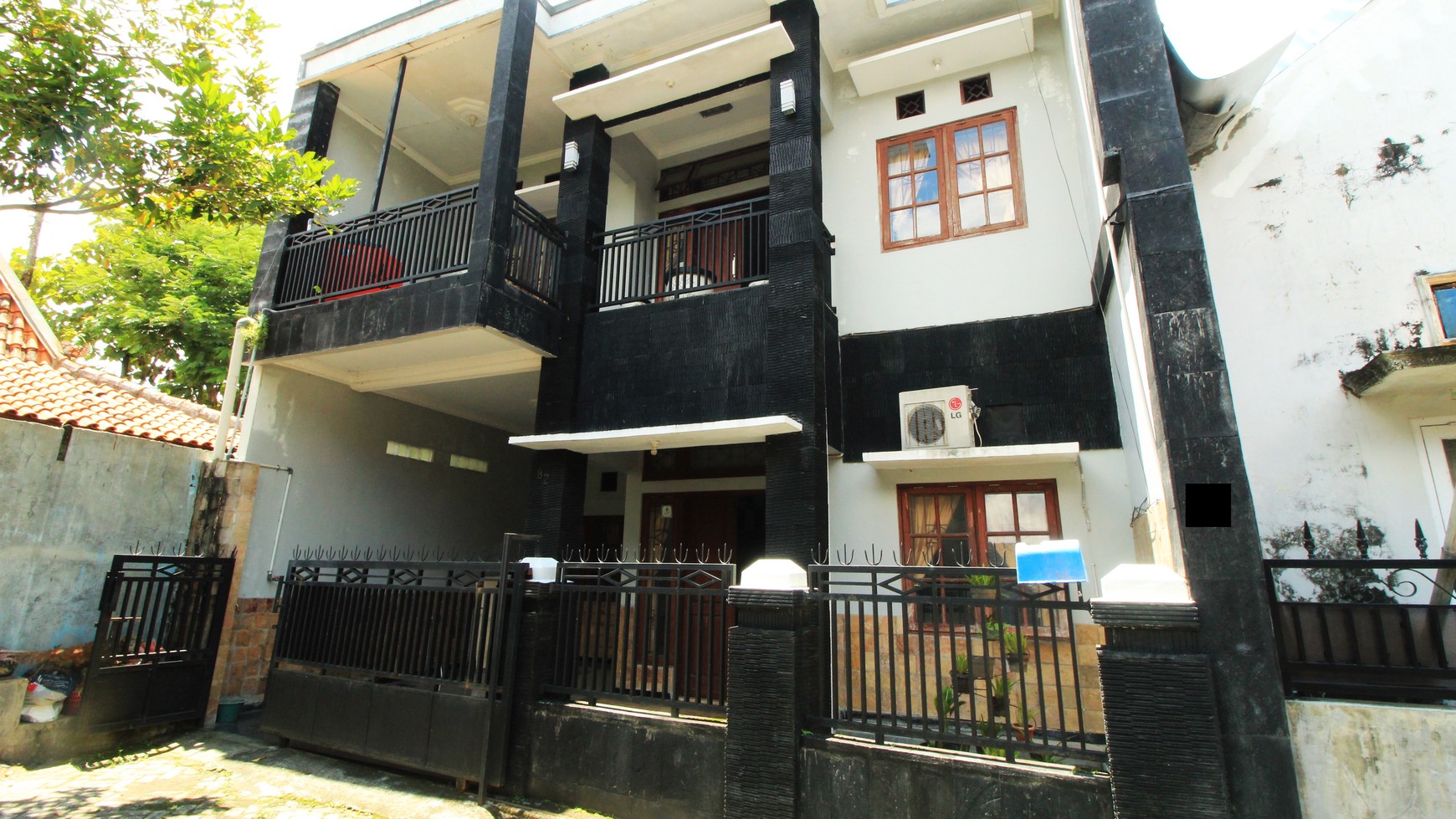RUMAH TINGGAL DALAM PERUM TAMAN WIJAYA, DEKAT JL MAGELANG KM 5,5