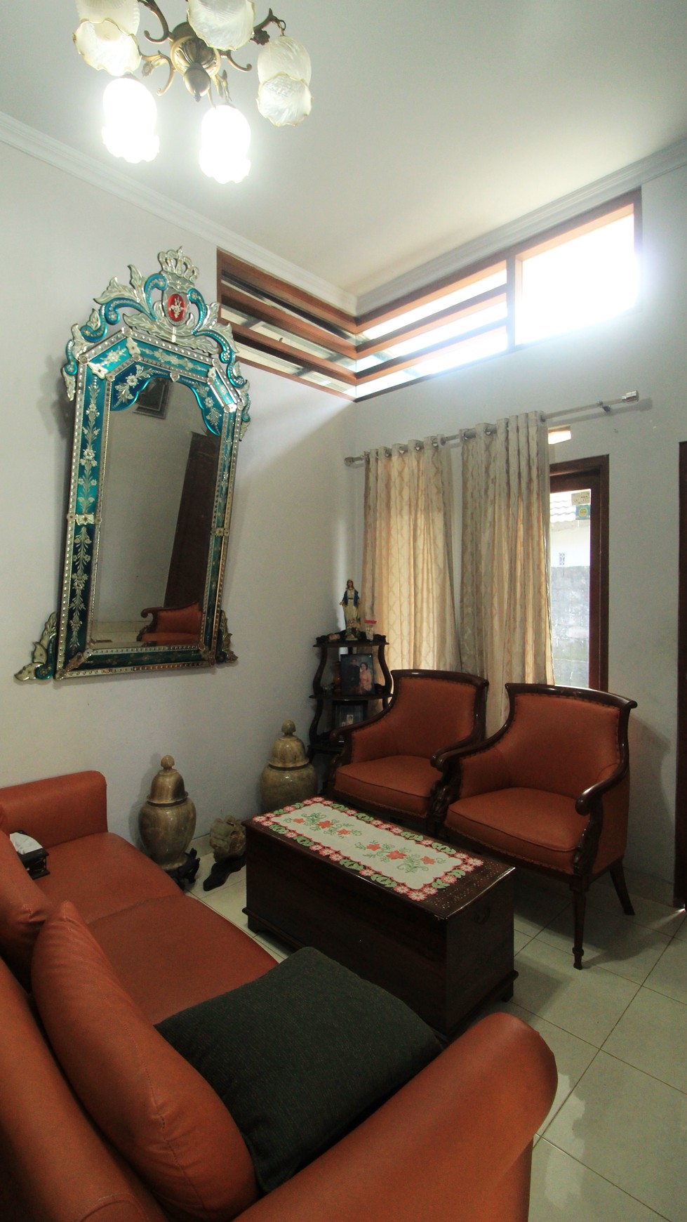 RUMAH CANTIK MINIMALIS, DENGAN 2 MUKA, DI JL PALAGAN KM 8