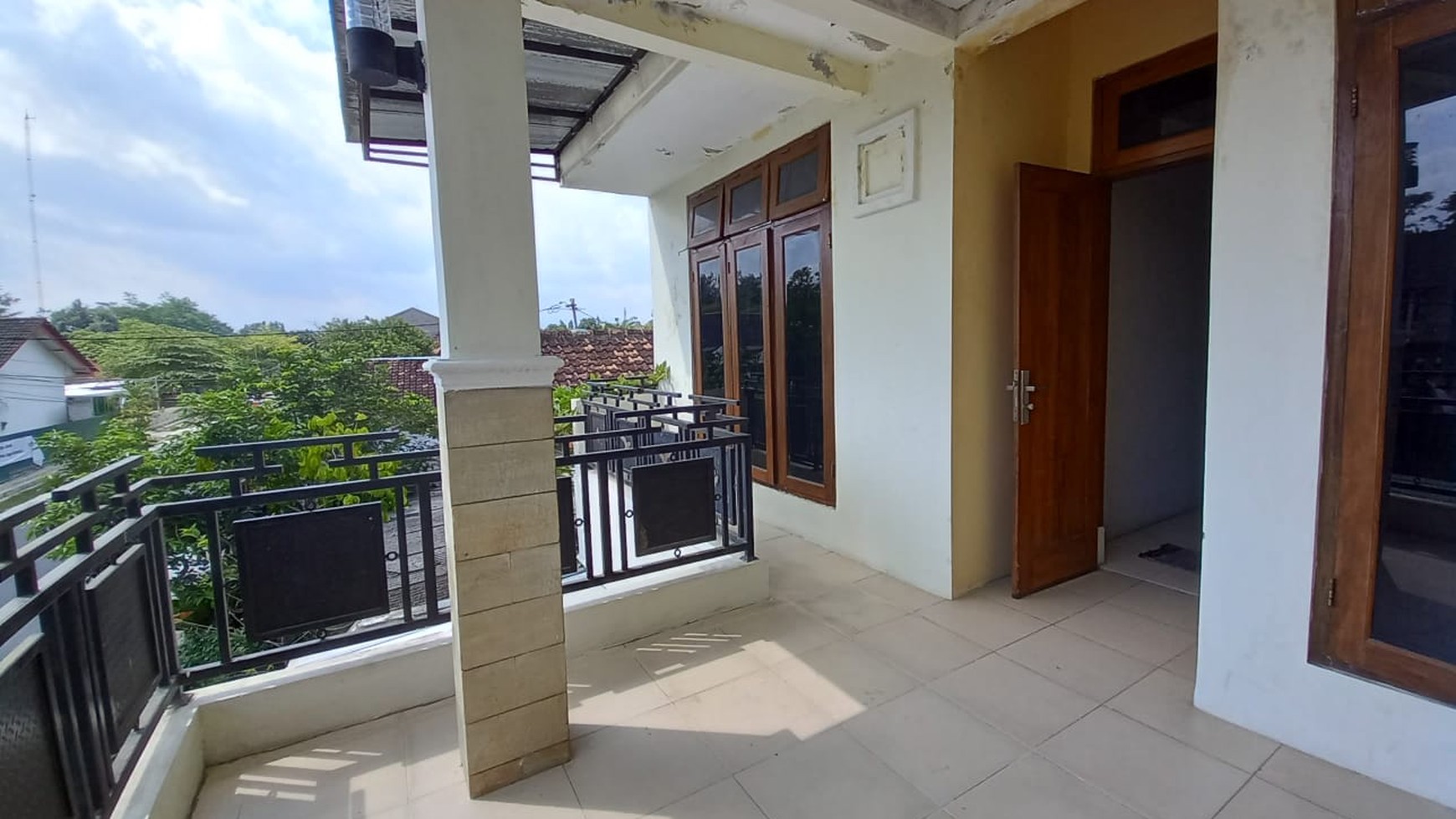 RUMAH TINGGAL 2 LANTAI DI JL KALIURANG KM 10, DEKAT KAMPUS UII, SLEMAN