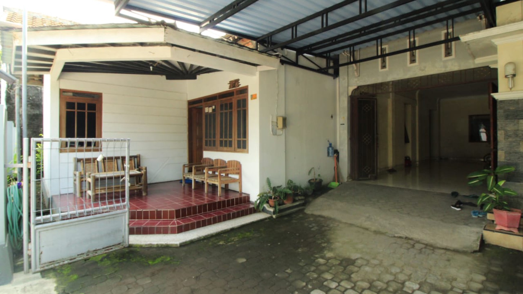RUMAH 2 LANTAI DI JL KALIURANG KM 6.5, DI DEKAT KAWASAN KAMPUS UGM