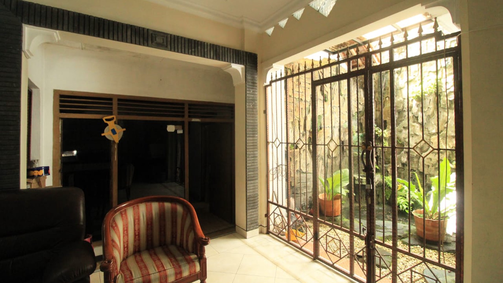 RUMAH 2 LANTAI DI JL KALIURANG KM 6.5, DI DEKAT KAWASAN KAMPUS UGM