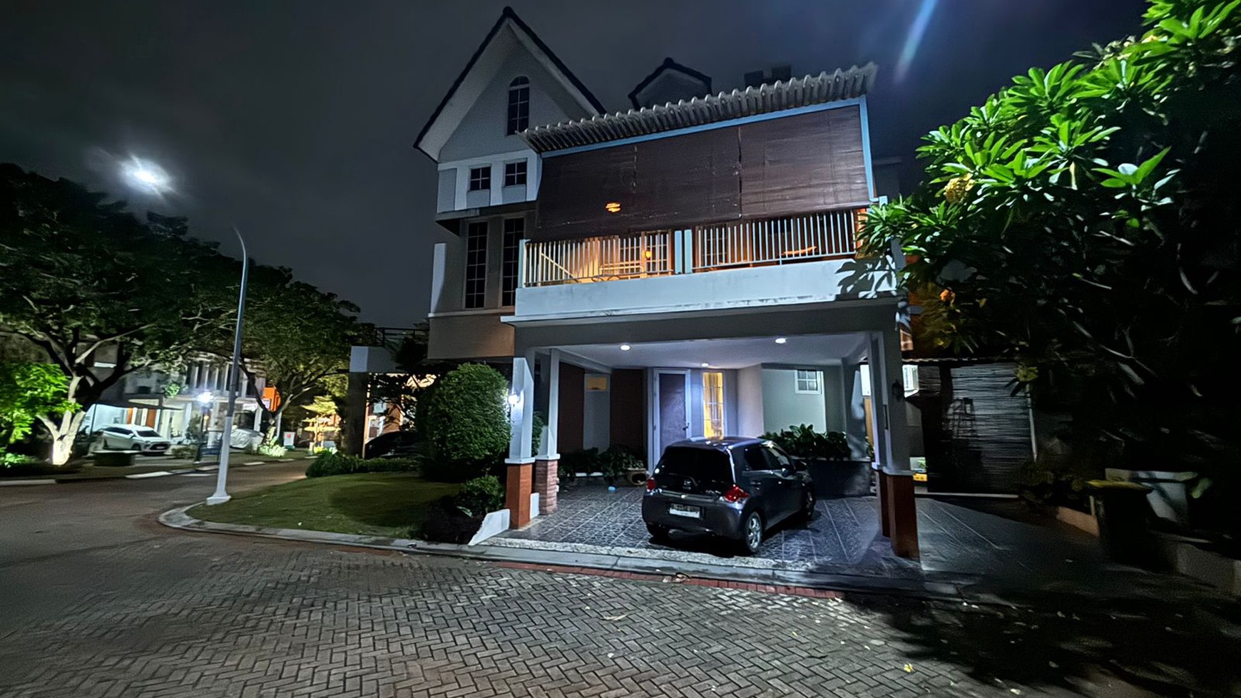 Rumah Bagus Siap Huni dan Asri di Discovery Conserva, Bintaro Jaya, Sektor 9