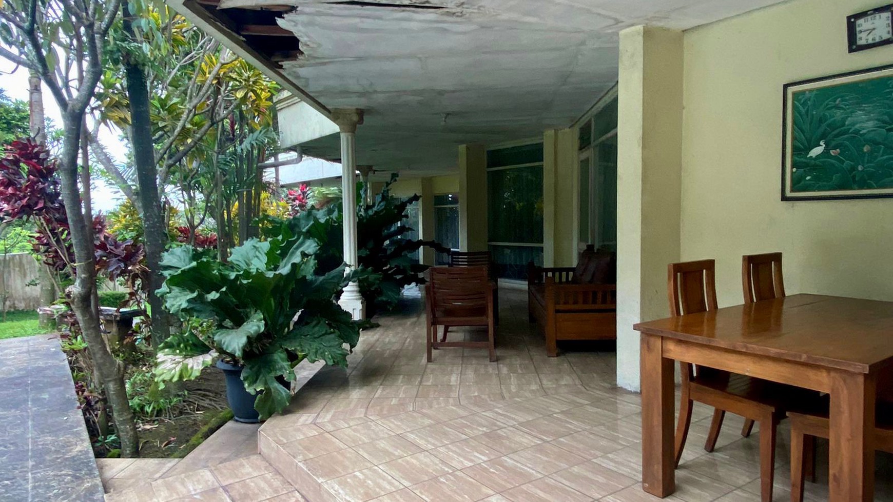 Dijual 2595 M2 Rumah Villa Pandaan Jawa Timur - Nol Jalan Raya - Ada Kolam Renang, Lapangan Basket, Taman Luas