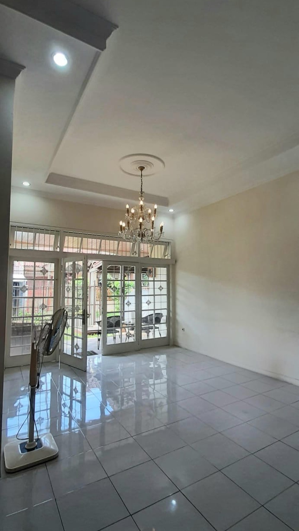 Bukit Cinere Indah Rumah Terawat Berhalaman Luas Dan Asri