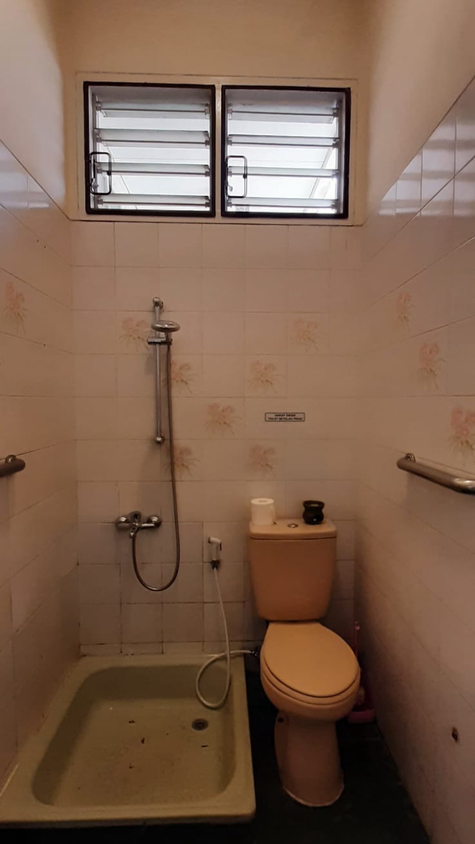 Bukit Cinere Indah Rumah Terawat Berhalaman Luas Dan Asri