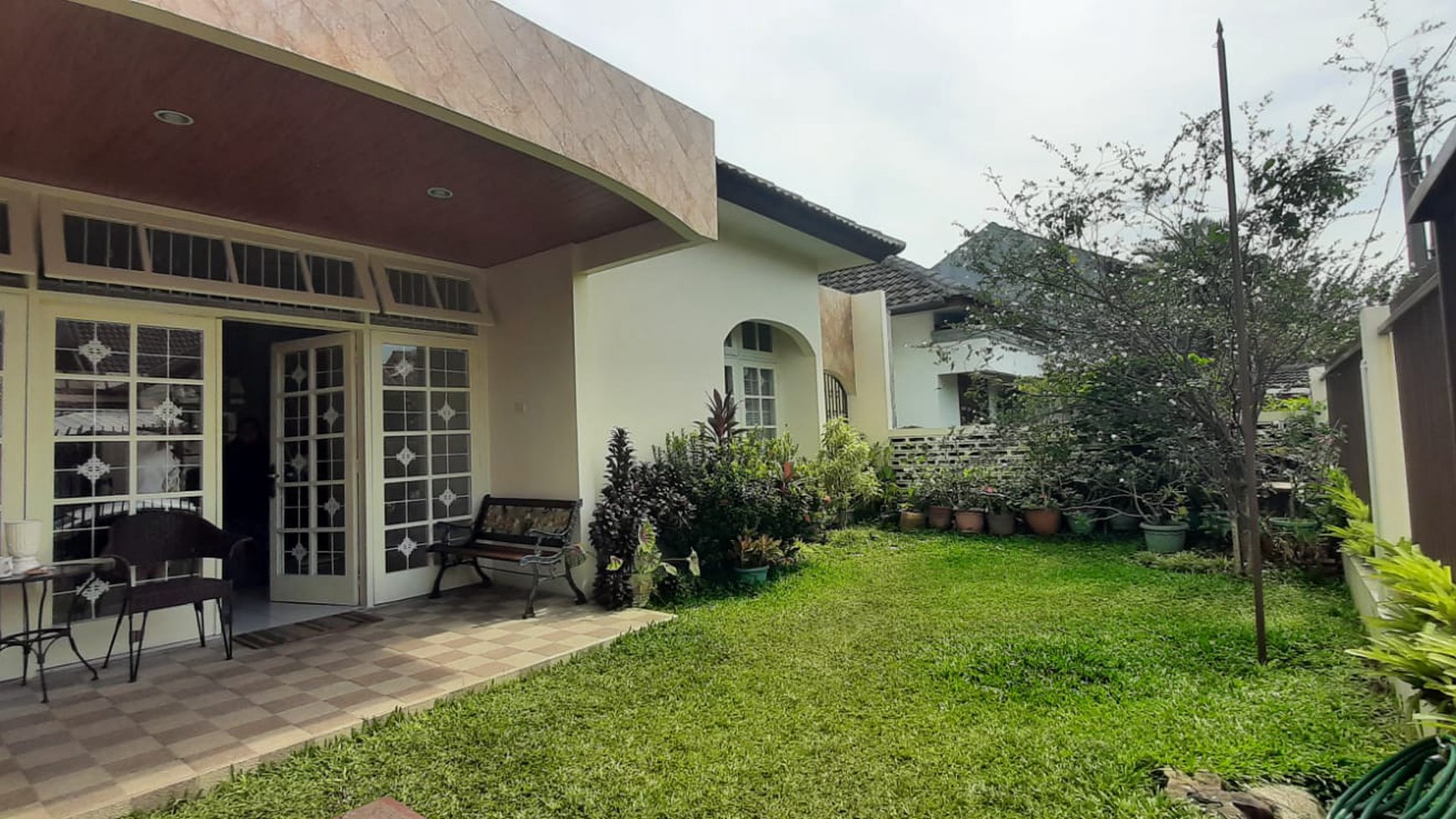 Bukit Cinere Indah Rumah Terawat Berhalaman Luas Dan Asri