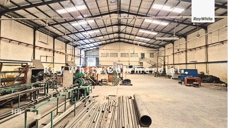 Dijual warehouse / gudang siap pakai  di Delta Silikon, Lippo Cikarang.