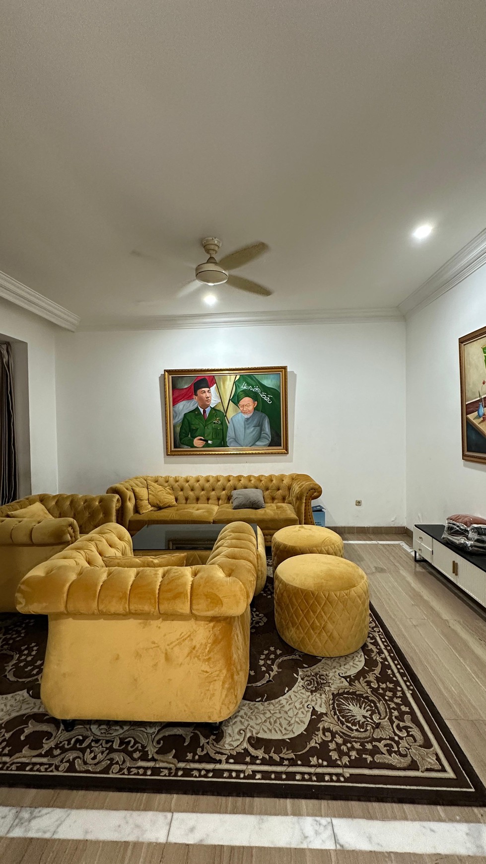 Rumah Classic 2 lantai di kawasan Elite Denpasar Kuningan, Jakarta Selatan